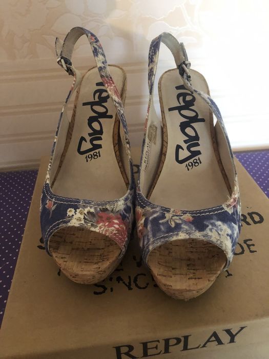 Guess дамски боти и обувки