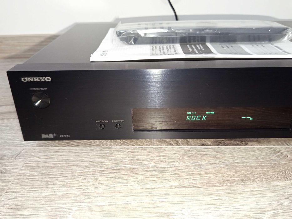 Дигитален приемник Onkyo T-4030