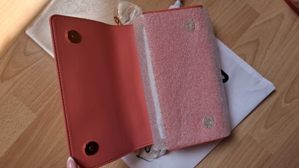 НОВА Love Moschino чанта