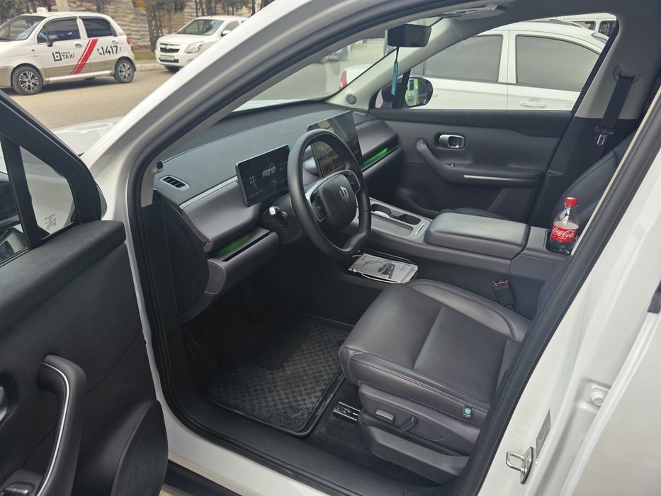 Leapmotor C16 gibrid 2 dop. pozitsa