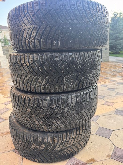 235 50 R20 MICHELIN x-ice Norte