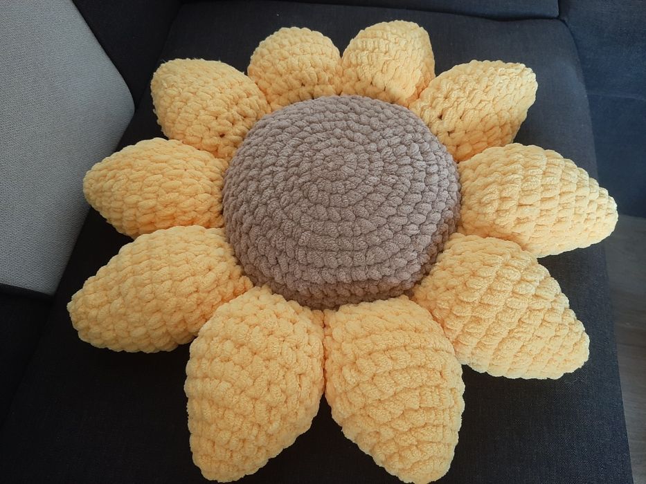 Декоративна възглавница - слънчоглед- ръчна избратока