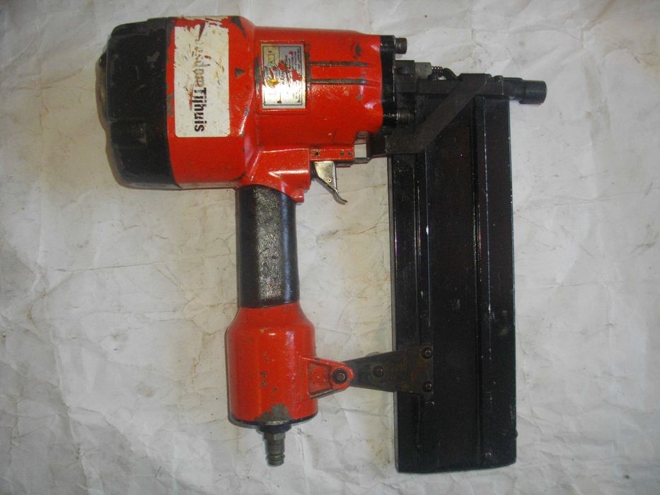 Пневматичен Такер Промишлен HALBOUD Ел.Ножица реже ламарина 2,5мм AEG