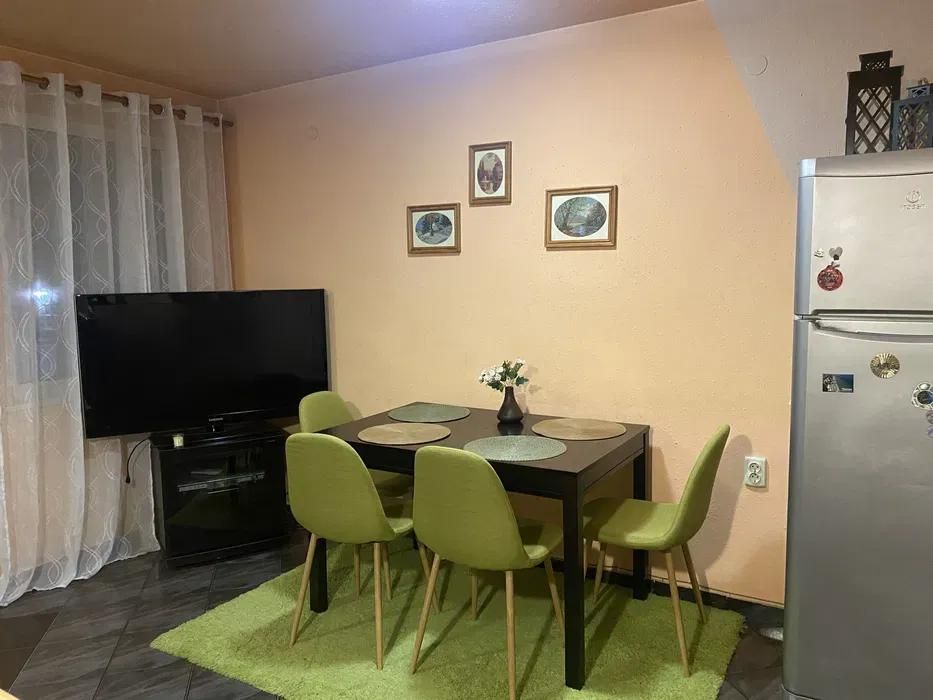 Дава се под наем Двустаен апартамент в Варна, Спортна зала - 57 кв.м за 448.8 € - Снимка #1