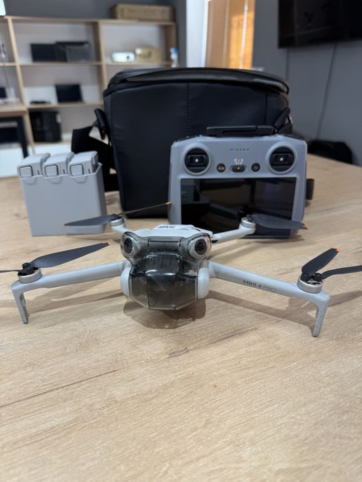 Дрон DJI mini 4 pro