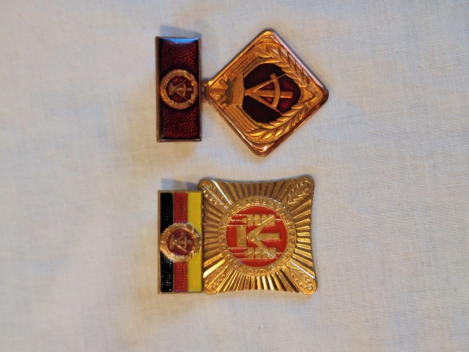 Два немски медала ордениГДР