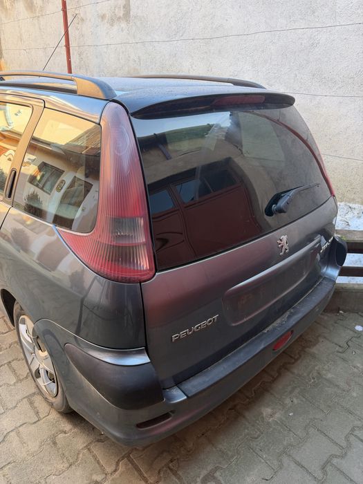 Peugeot 206 de Vanzare. Mașina merge sau pentru piese