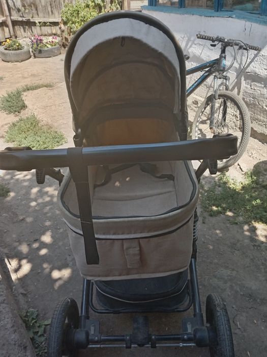 Продам детскую коляску.