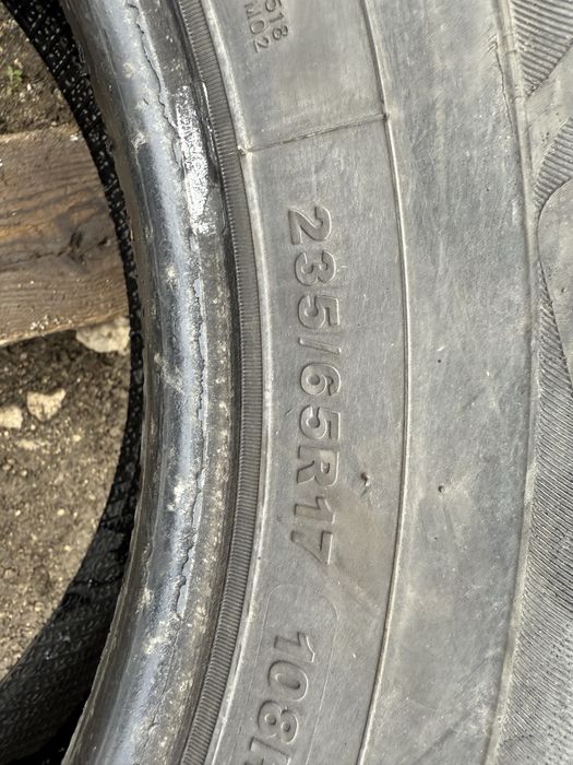 2 броя зимни гуми Conquest 235/65 R17 Dot 4422 ном 213
