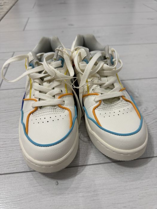 Продам кроссовки