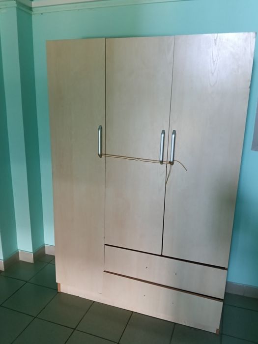 Продам       Шкаф