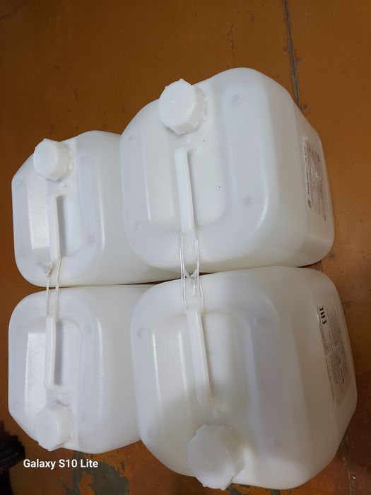 Канистры под воду.