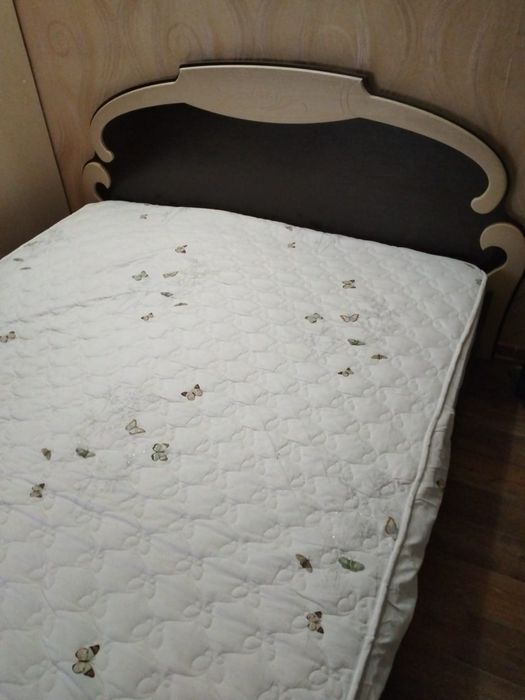 Продам кровать двухспальную