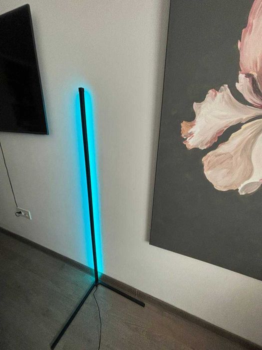 Lampă de colț LED RGB / Lampadar minimalst cu telecomandă