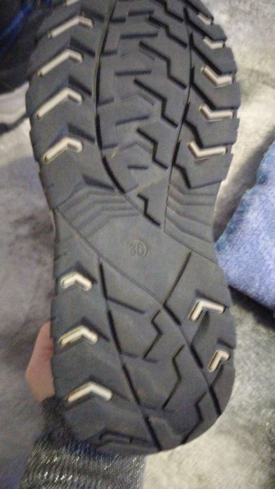 Отдам детскую обувь размер 36