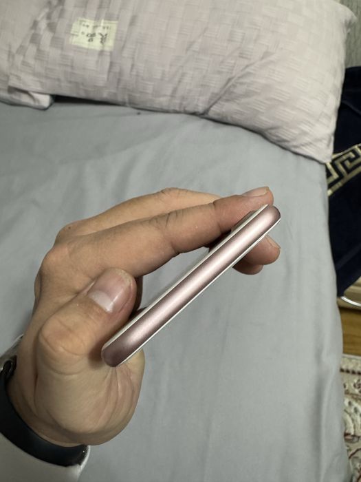 iPhone 7 32gb в отличном состоянии