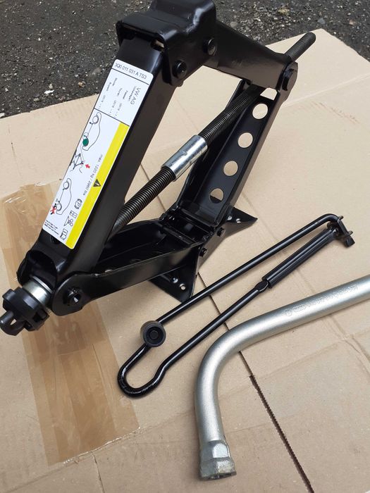 Cric,cheie de roti VW Passat B8, Touran, Golf, SKODA Superb, Octavia
