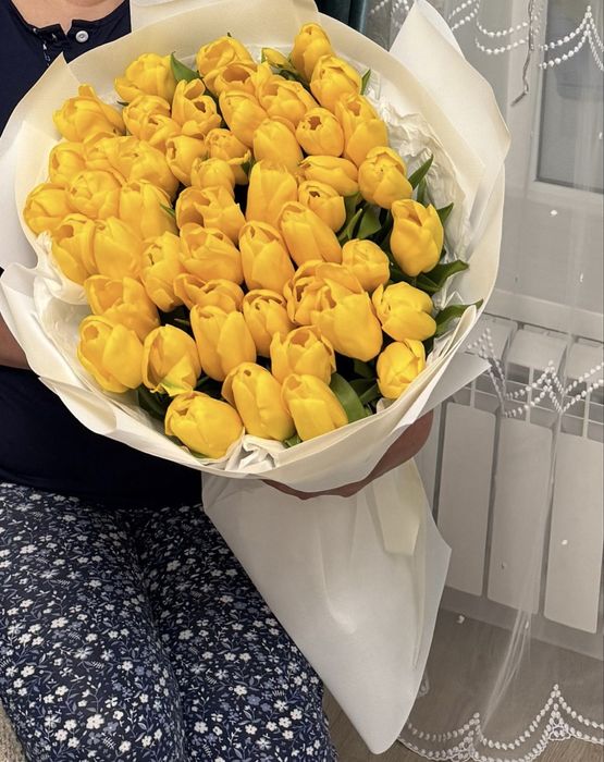 Продам Букеты цветов розы,тюльпаны