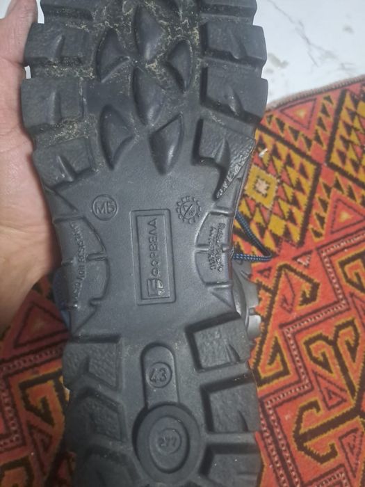 Продам лыжи с ботинками