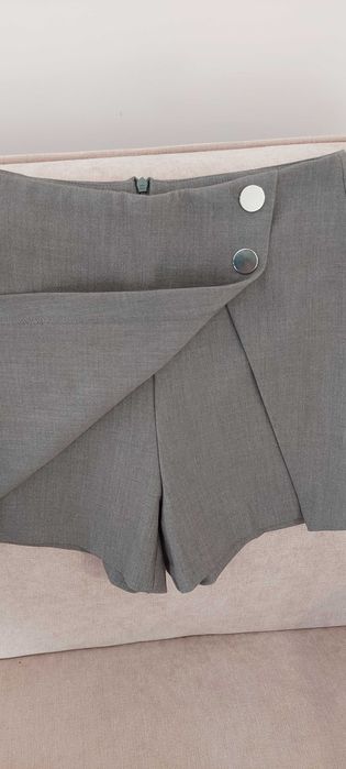 Дамска пола, Stradivarius, размер 34, НОВА