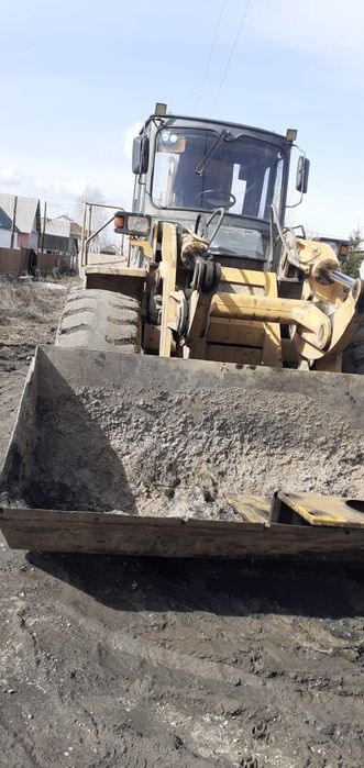 Срочно продам Фронтальный погрузчик.