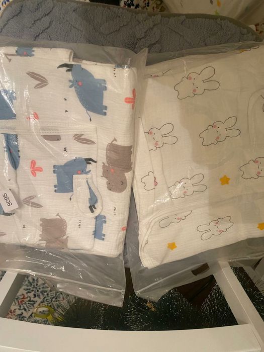 Муслиновые плед с капюшоном, новый