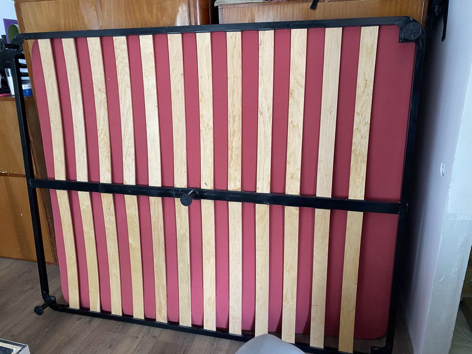 Donez saltea 160x200 si cadru de pat cu picioare