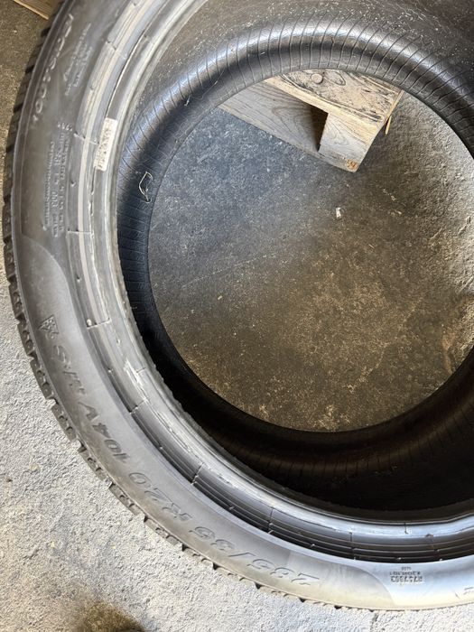2 anvelope iarna 285/35/20 , Pirelli , 5.5-6 mm !