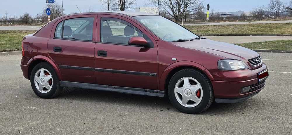 DE VÂNZARE- opel astra G 1.7 dti