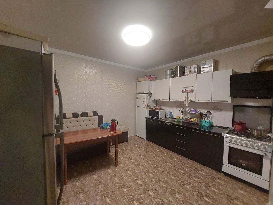 Uy sotiladi 8 sotih 6ta xona 1ta Ishxona 2ra sanuzel