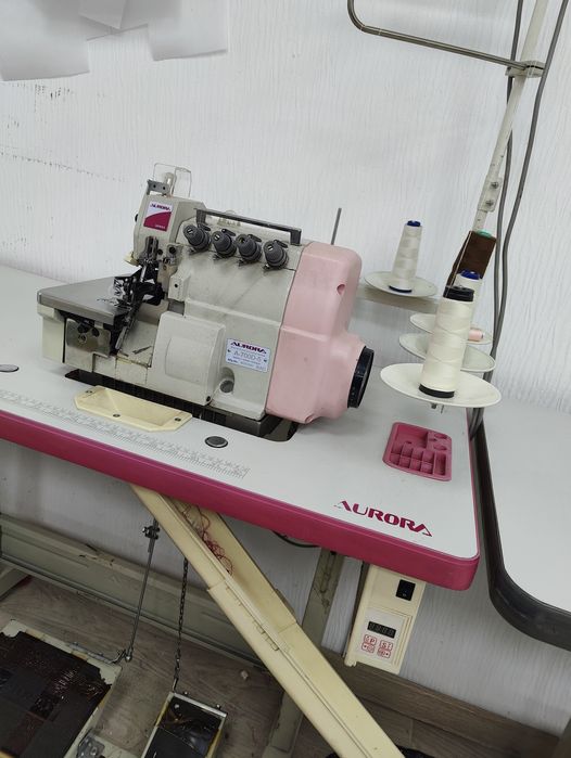 Продам оверлок промышленный Avrora