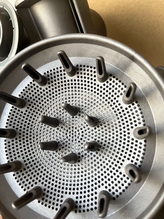 Оригинален Сешоар Dyson SUPERSONIC HD07 от Зора 5 приставки Отличен!