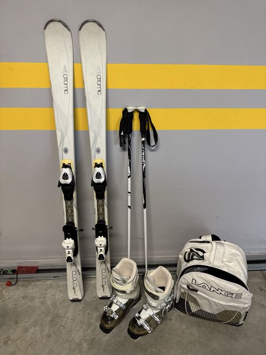 Ски, щеки, обувки, сноуборд в отлично състояние!