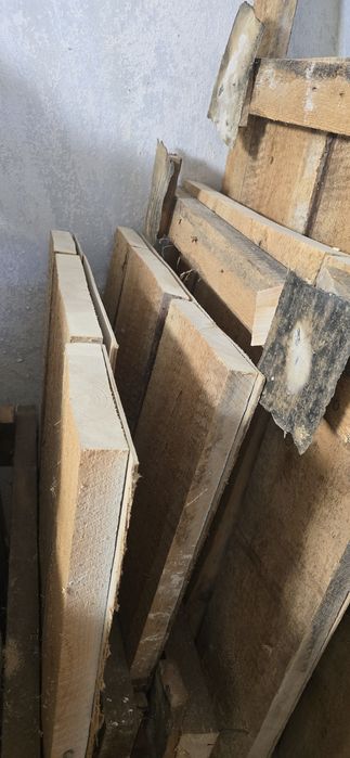 Дрова, деревянный пол