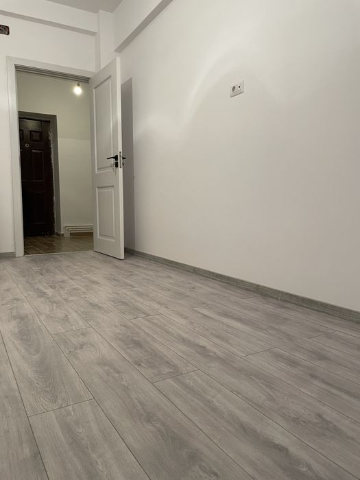 Particular vand apartament 2 camere Bucurestii Noi