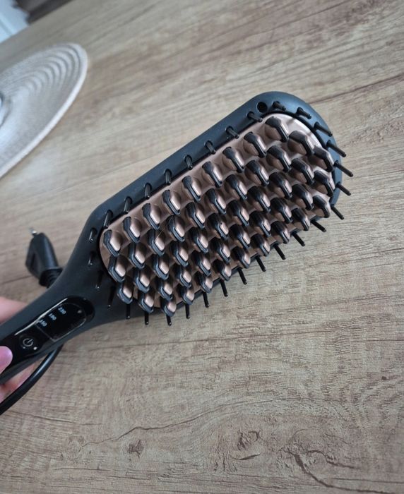 Perie electrică de îndreptat parul