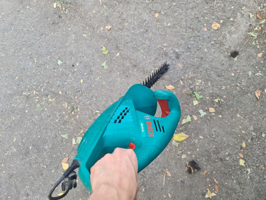Продам Кусторез bosch