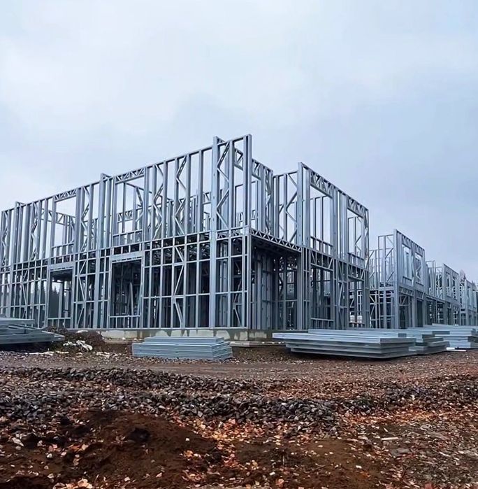 case pe structura metalica