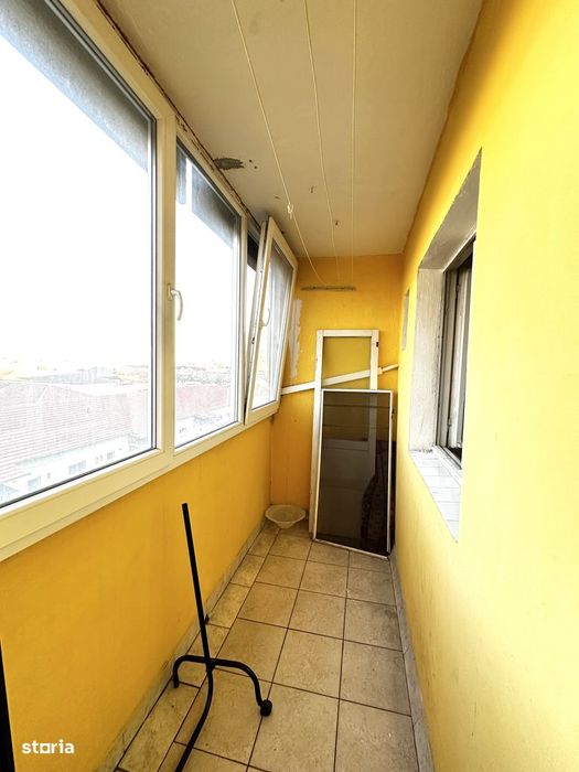 Ap. 2 camere , decomandat , etaj intermediar - Complex Studentesc