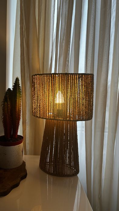 Настолна лампа,плетено въже, натурална