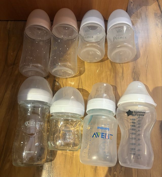 Пластмасови и стъклени шишета бебе