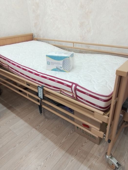 Кровать для инвалидов с электроприводом
