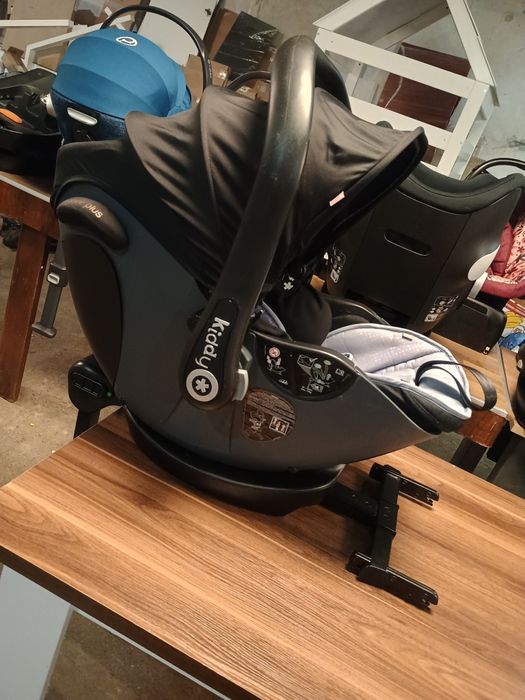 Столче за кола с база Kiddy Evoluna i-Size