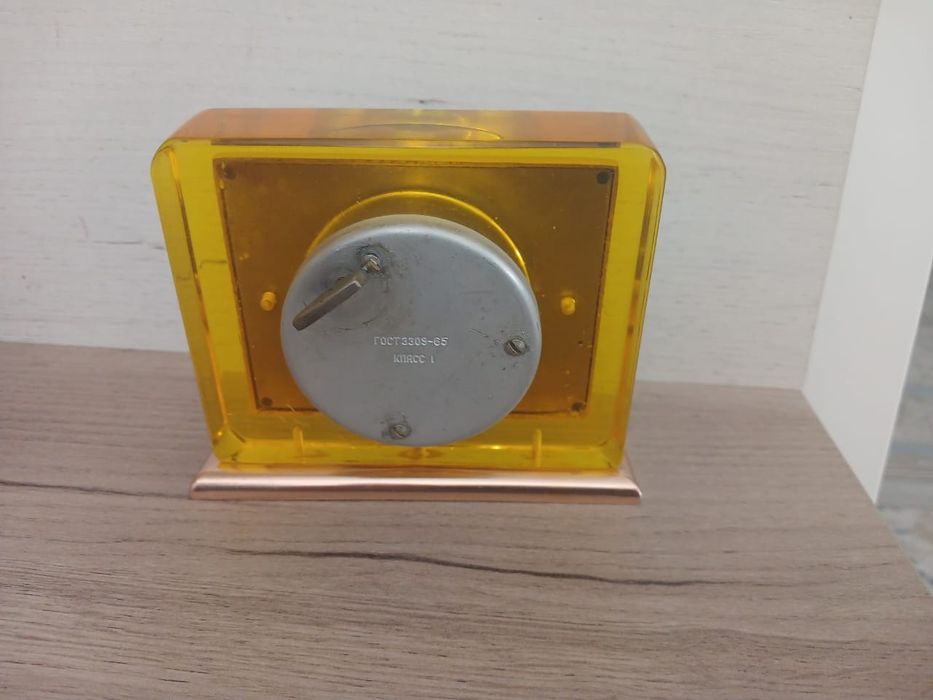 Продам часы Молния ссср