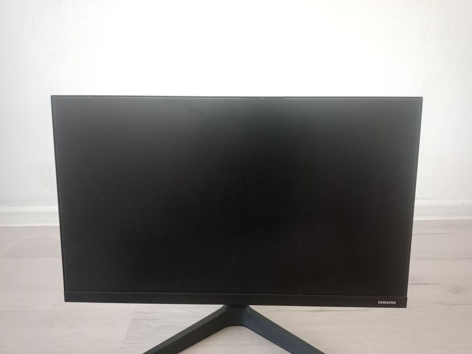 Продаётся монитор Samsung (75 Гц)
Бренд: Samsung
Частота обновлен