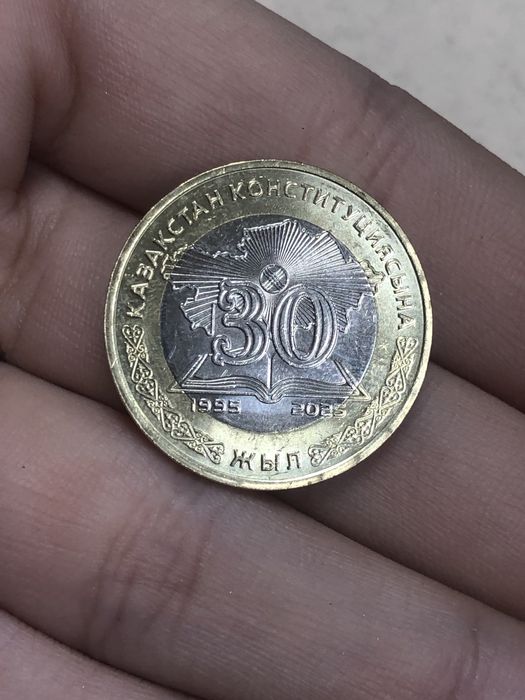 монета 100 тенге