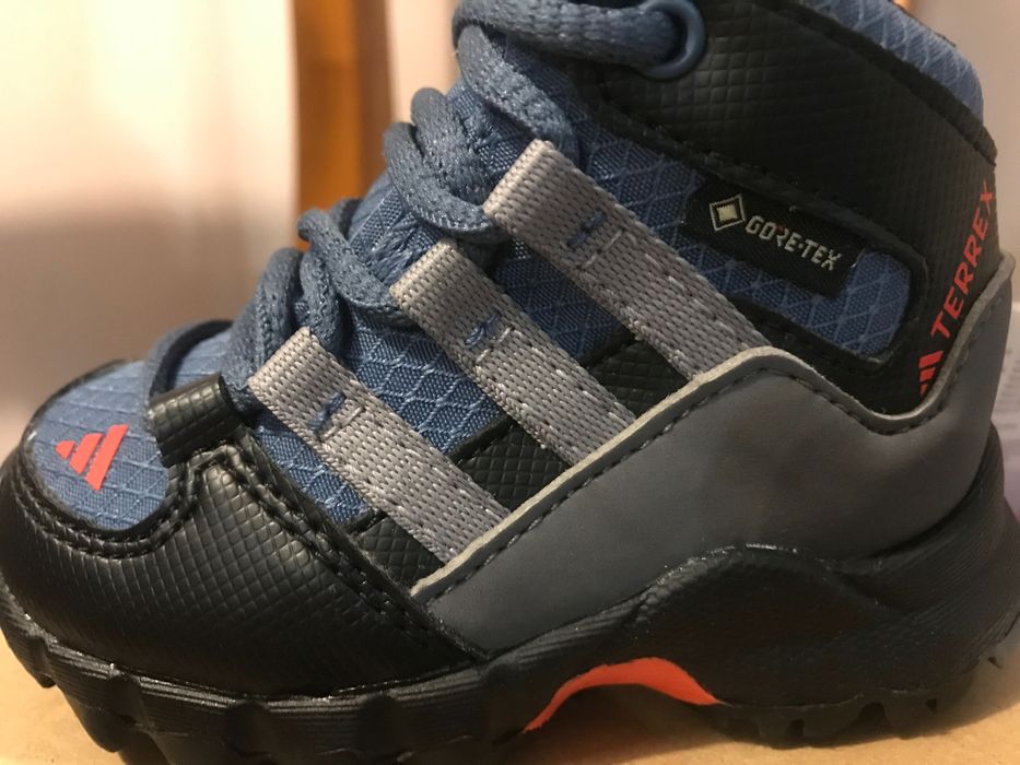 бебешки ботушки премиум - Adidas Gore tex