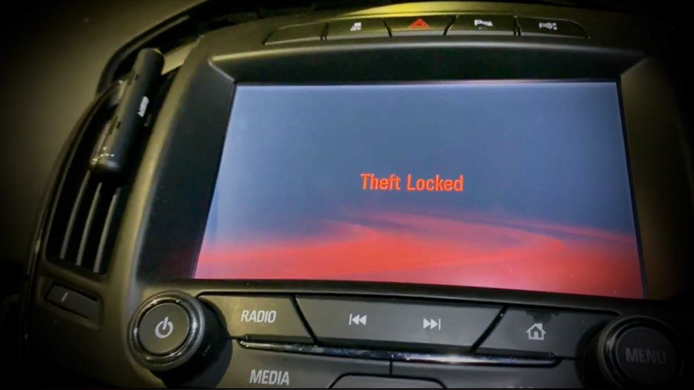 Oтключване на автомобилни радио и навигация на Opel, GM, Chevrolet HMI