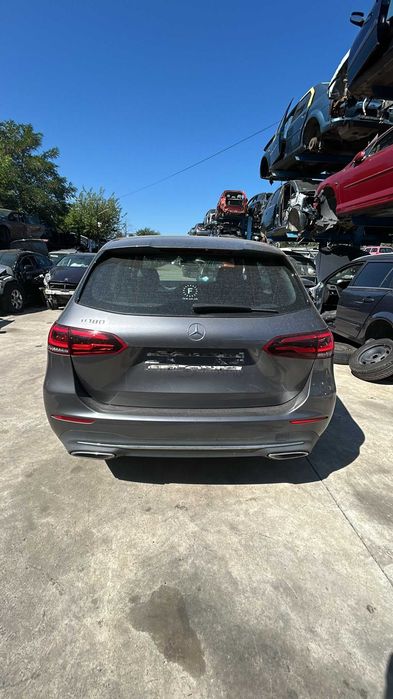 Bara spate Mercedes B Class W247 an 2021