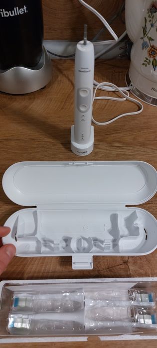 Philips Sonicare Protective Clean HX686W + 5 Heads